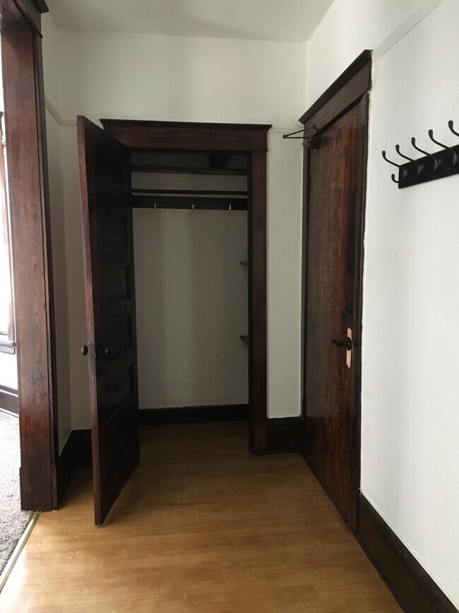 Frontside hallway - 423 N 1st Ave E Unit 423