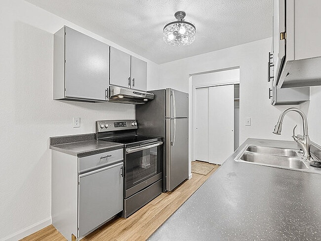 Building Photo - Sheridan Lake Apartments