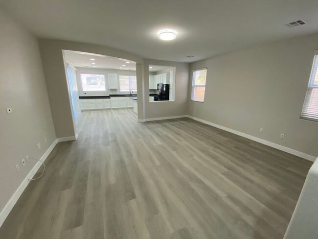 Photo - Two Story 3 bed/2.5 bath home in Silverado Ranch area