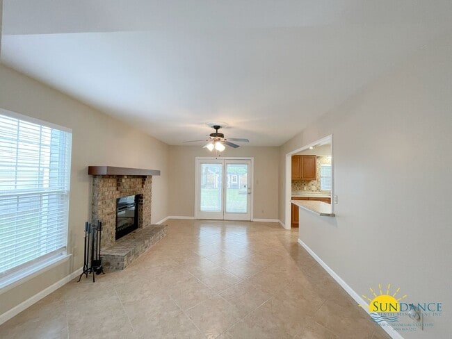 Photo - Beautiful 3 Bedroom Townhouse Close to Both Bases!