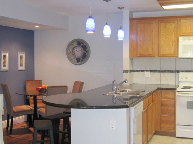 Photo - 2/1 Executive Condo