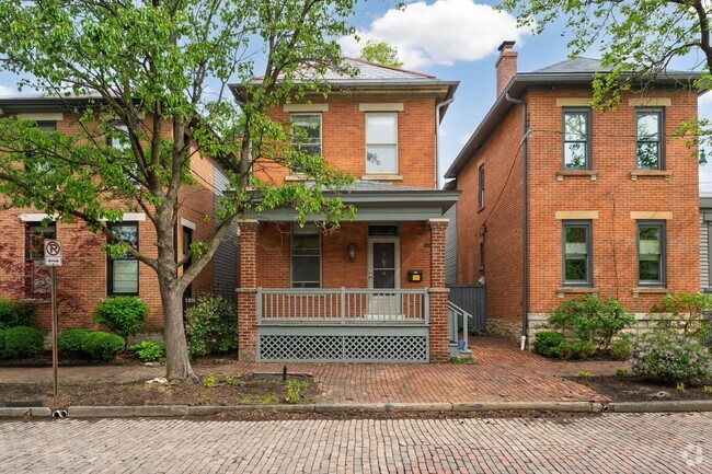 Building Photo - 302 E Sycamore St Rental