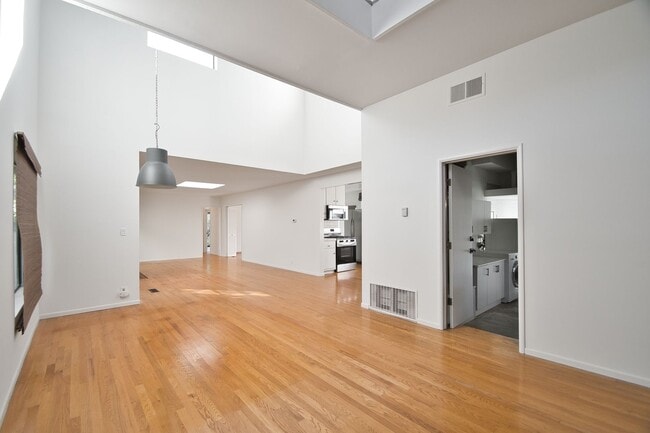 Photo - 4 Bedroom Home on Cul de Sac in Hermosa Beach