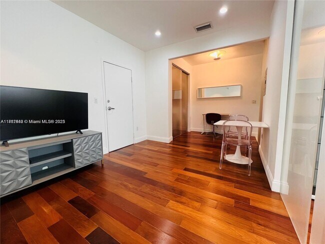 Photo - 526 15th St Condo Unit 15