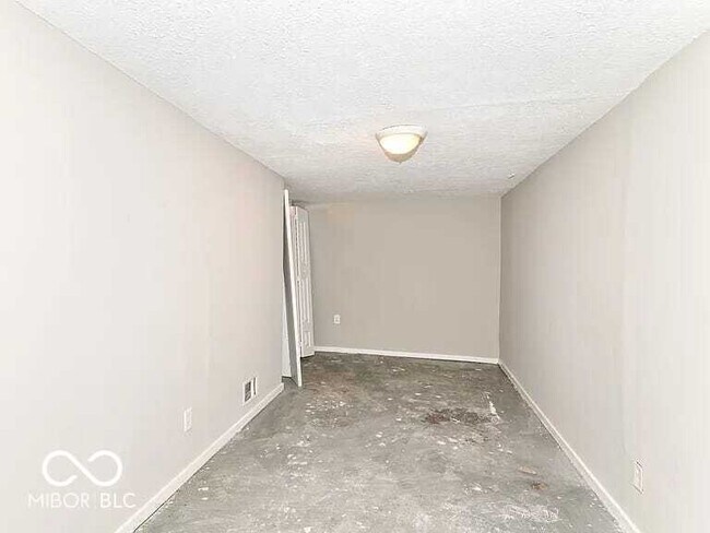 Photo - 3043 Broadway St