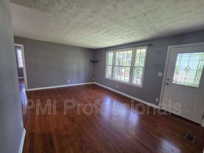 Photo - 218 Walcott Dr