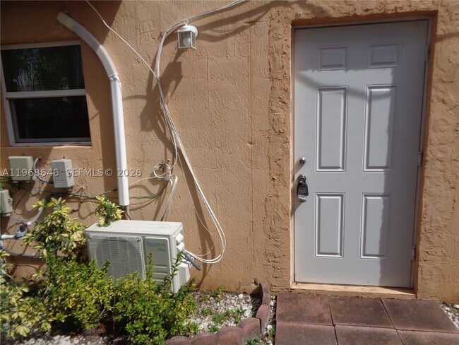 Photo - 2060 SE 14th St