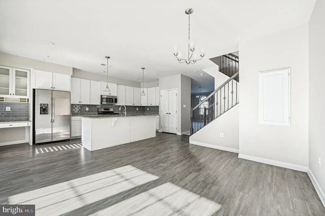 Photo - 6026 Forum Sq