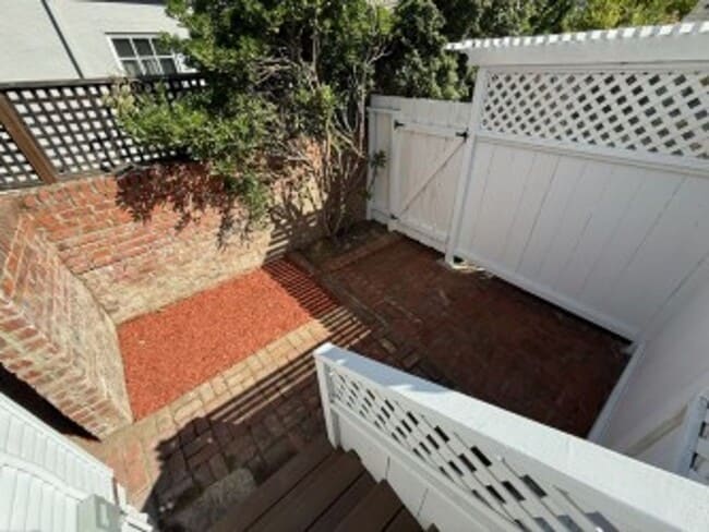 Photo - 111 Loma Alta Ave Unidad C