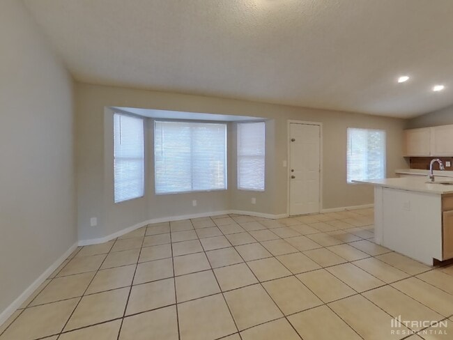 Photo - 669 W Barrow Dr