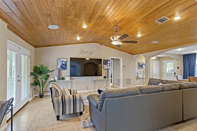 Photo - 1405 Delabrook Ct