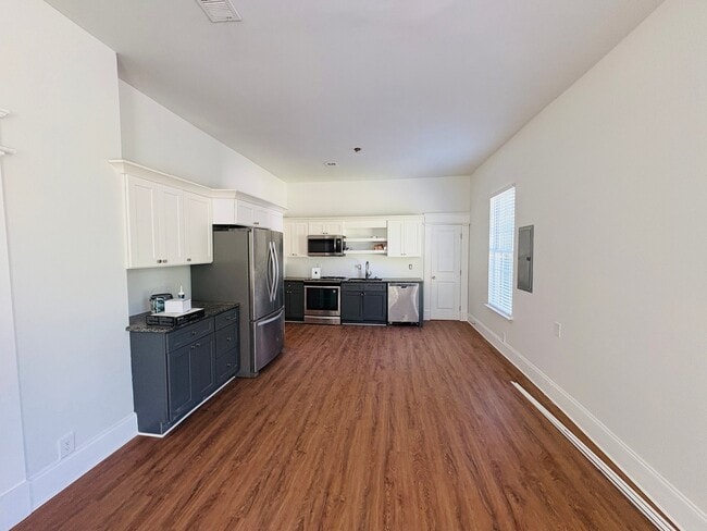 Photo - 210 Tennessee Ave SW