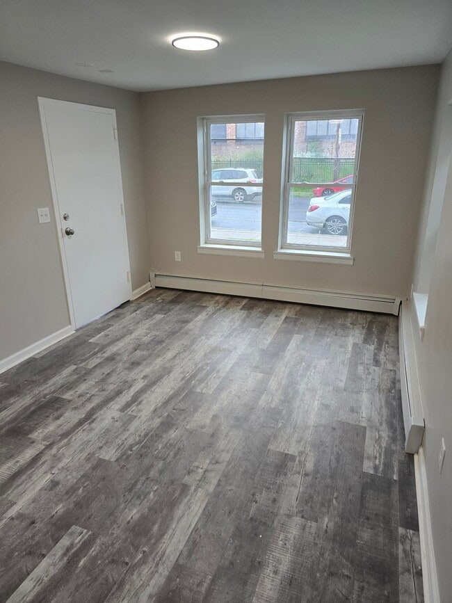 Photo - ? Modern Comfort: 3-Bedroom Living in Hartford’s Friendliest Area ? Unit 1S