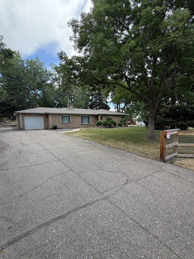 Building Photo - 1025 Estes St