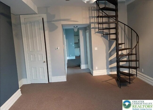 Photo - 146 S Church St Unit 5