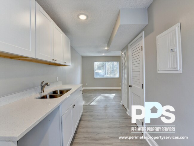 Photo - 390 W Lake Ave NW