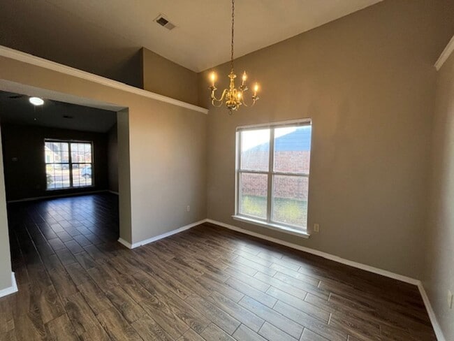 Photo - Renovated 2 Bedroom 2 Bath Home with 2 Car Garage for Rent!