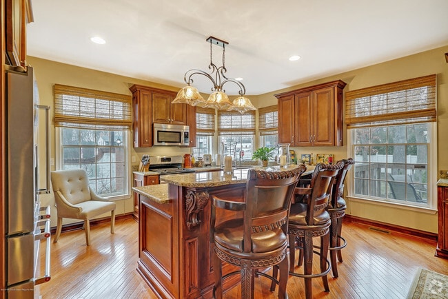 Building Photo - 18 Mariners Bend Unit Summer Rental