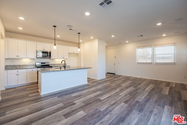 Photo - 27639 Sawtooth Ln