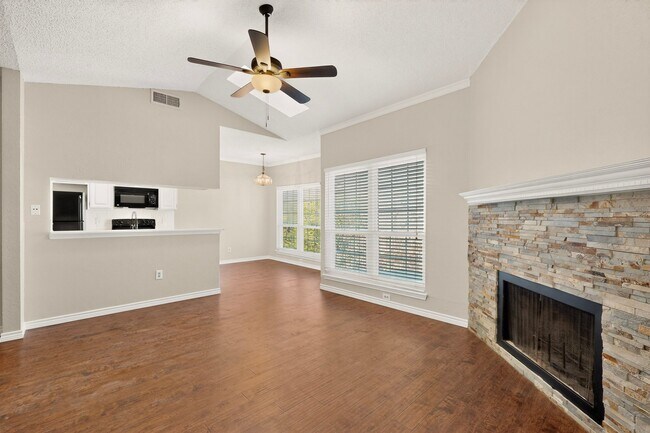 7151 Gaston Ave Unit 409