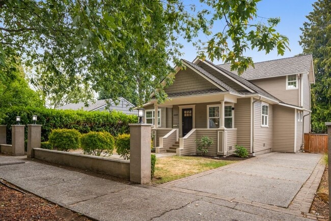 Photo - 6507 41st Ave SW House
