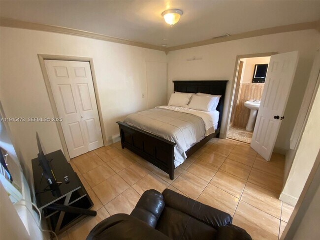 Photo - 436 E Evanston Cir Unidad 2