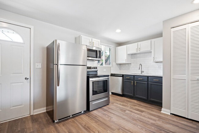 Photo - 135 Walnut St Unit D