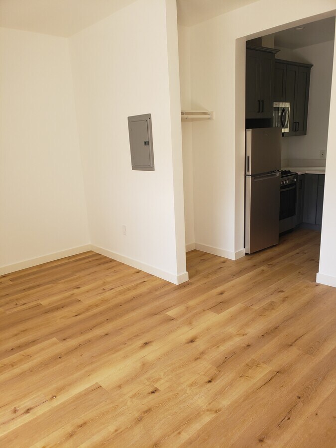 Photo - 515 W 3rd St Unit 7