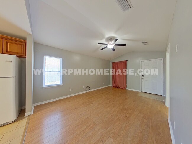 Photo - Charming 3-Bedroom Home on a Corner Lot with Spacious Yard – Pet Friendly!