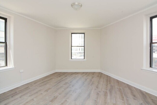 Photo - 3335 W Diversey Ave Unit 201