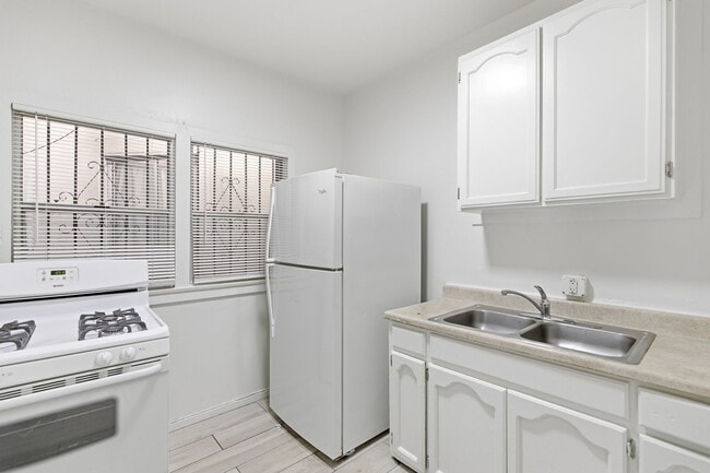 Photo - 5251 Main St Unit E