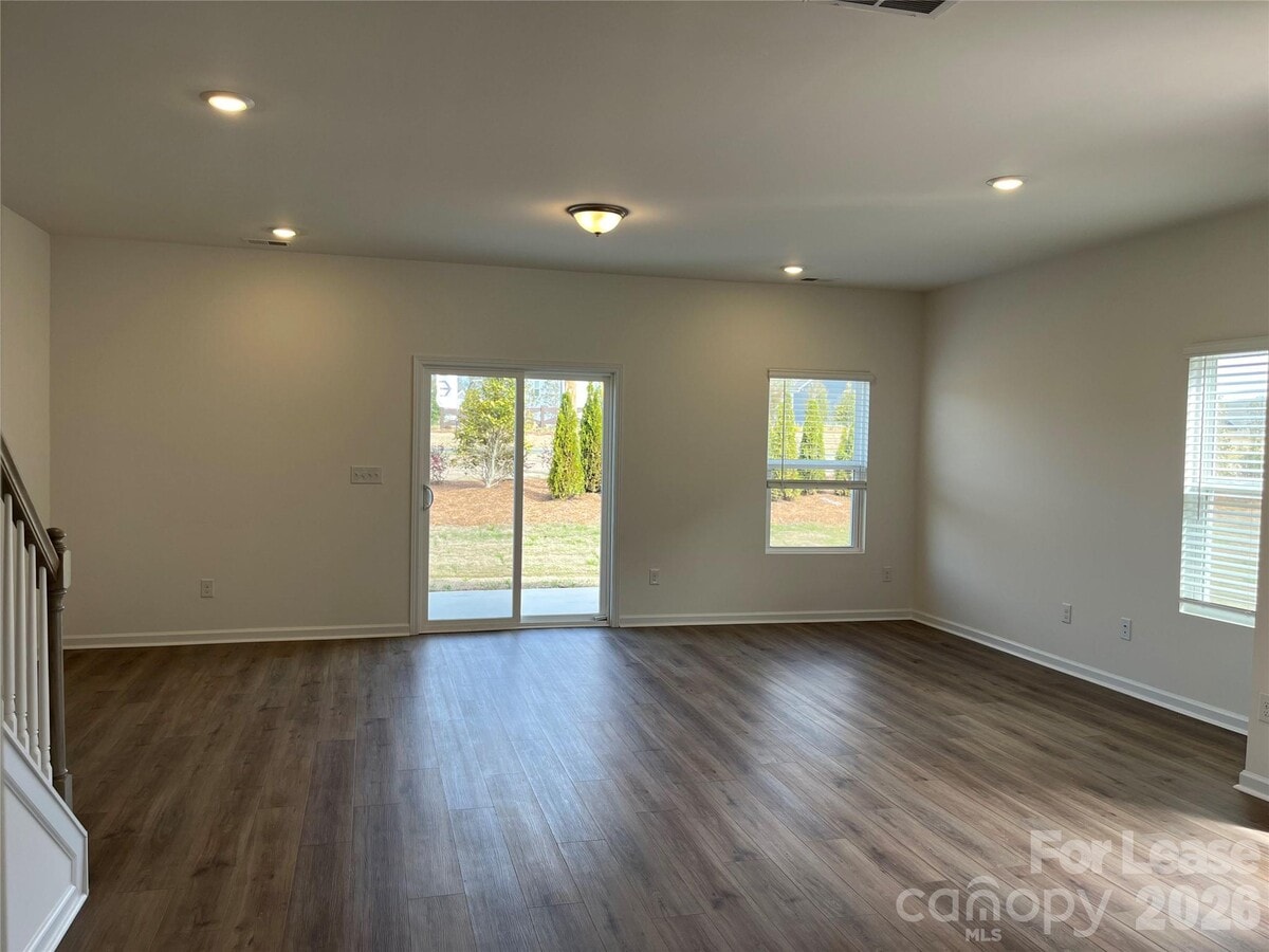 Photo - 1014 Overbrook Pl
