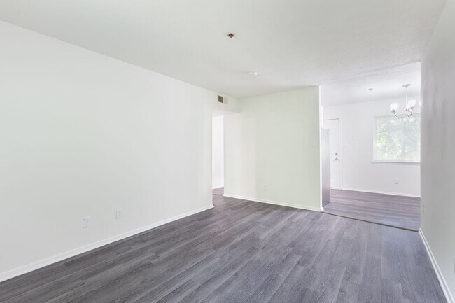 641 Powder Springs St Unit 10
