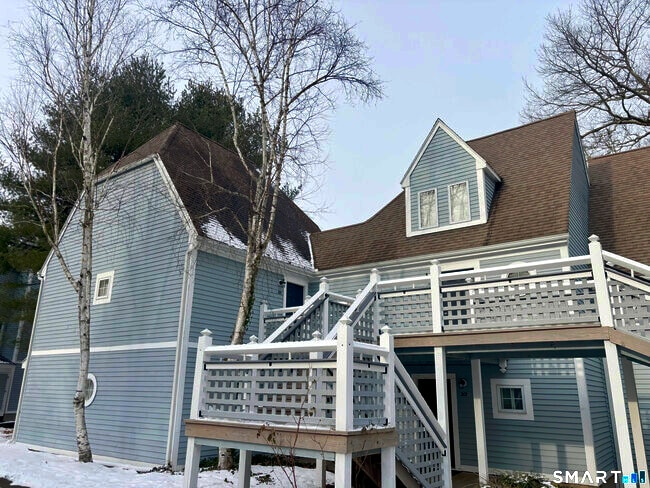 Building Photo - 221 Old Pond Ln Unit 221