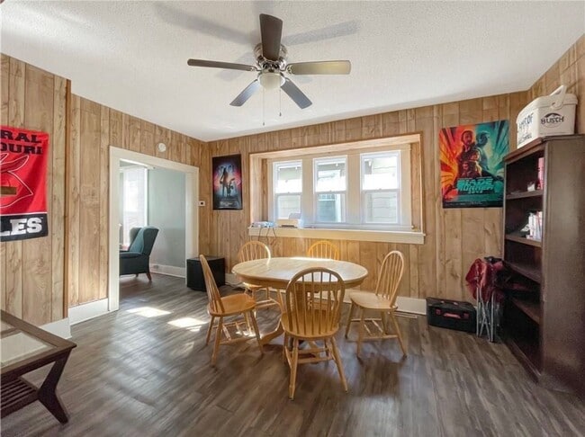 Photo - 202 S College St