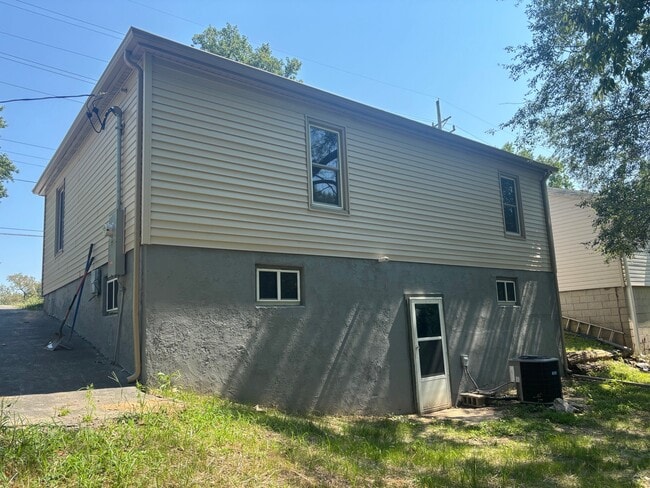 Photo - 3064 Alby St