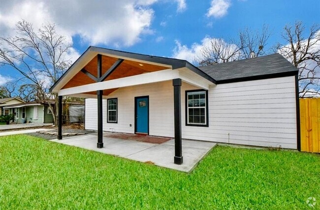 Building Photo - 7703 McHenry St Rental