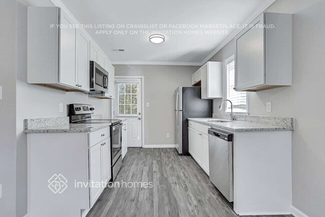 Photo - 843 Meadow Pl