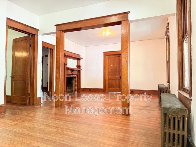Photo - 303 E 6th St Unit B