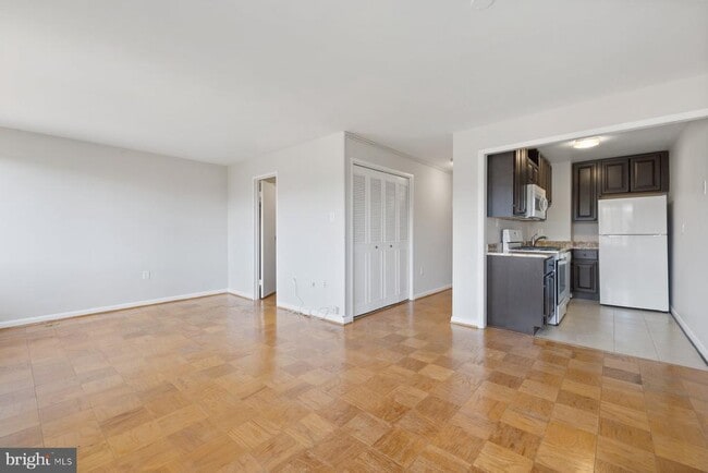 Photo - 10201 Grosvenor Pl Unidad 923