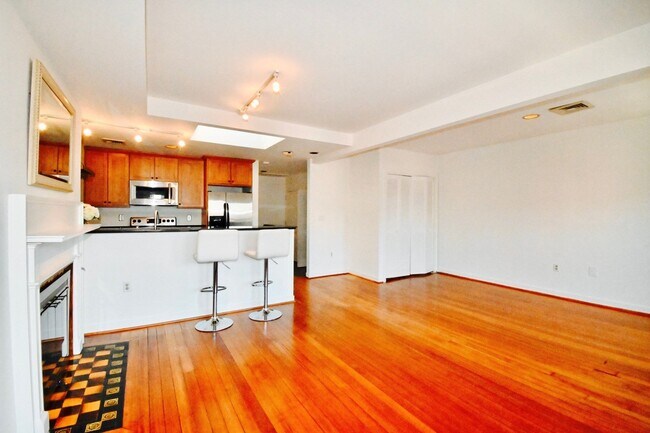 Photo - 32 Fairfield St Unit 7