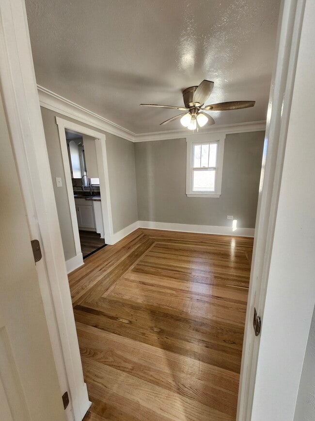 Photo - 811 Ridge Ave