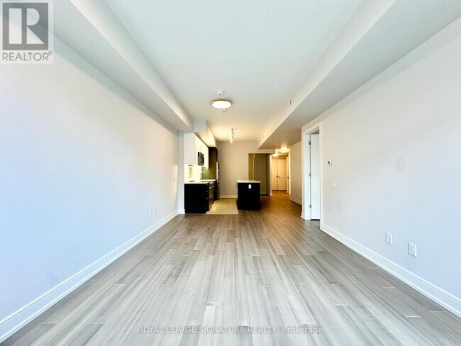 Photo - 664 Spadina Ave. Unit 210