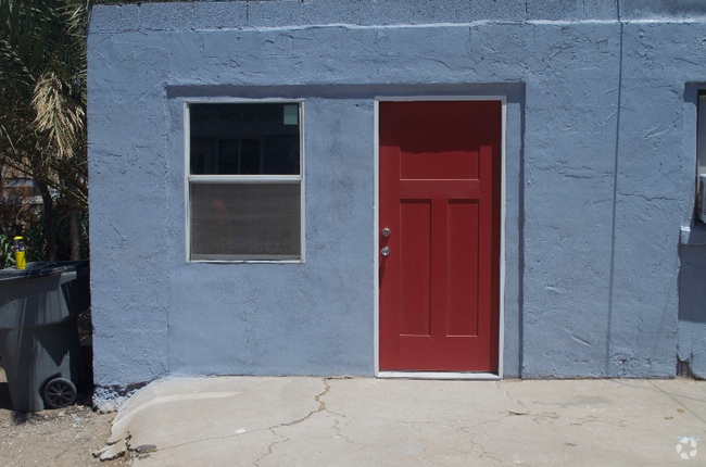 Building Photo - 3825 Trowbridge Dr Rental