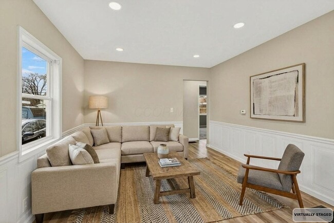 Photo - 2699 Pontiac St