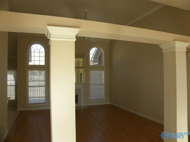 Photo - 214 Mainsail Way