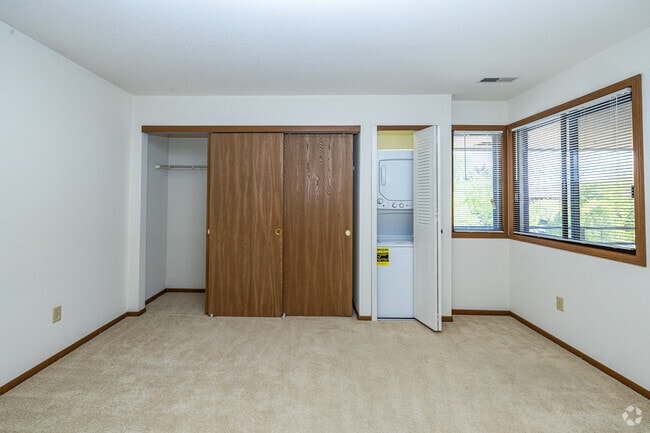 2BR, 2BA - 1,100SF - Bedroom