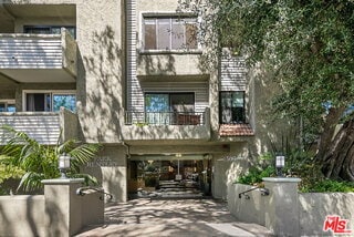 Building Photo - 1506 S Bentley Ave