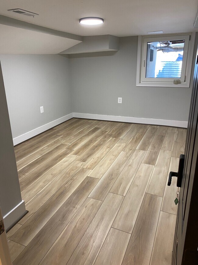 Photo - 1255 Sargeant St