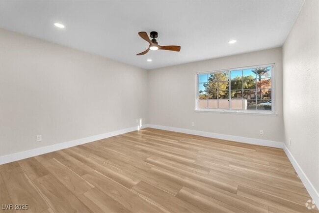 Building Photo - 2868 Vista Del Sol Ave Rental